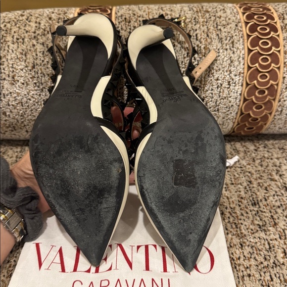 Valentino Black and Cream Rockstud Heels - Picture 4 of 10